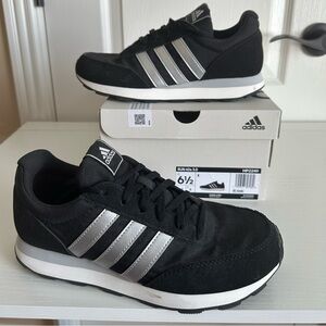 Adidas Run 60’s 3.0 Women’s Black Sneakers w/Silver Stripes  Size 6.5